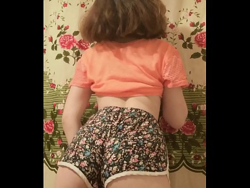 ❤️ La joven sexy hace un striptease grabando sus calzoncillos en la cámara ❤️ Super sexo en es.sexera.ru ❌️