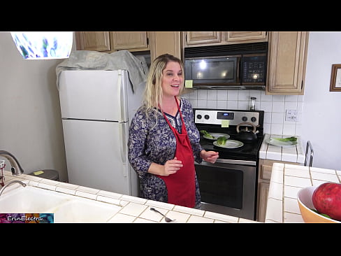 ❤️ Madrastra ordeñándole en la cocina antes de su cita ❤️ Super sexo en es.sexera.ru ❌️