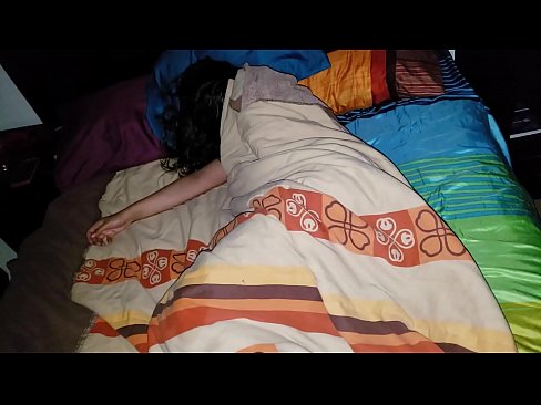 ❤️ Hijastro regañando a su joven madrastra mientras duerme ❤️ Super sexo en es.sexera.ru ❌️
